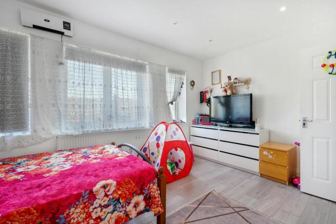 Flat 1 15  15a Empire Parade Great Cambridge Road  qj2lFI56QLPIyvDESh15.jpg