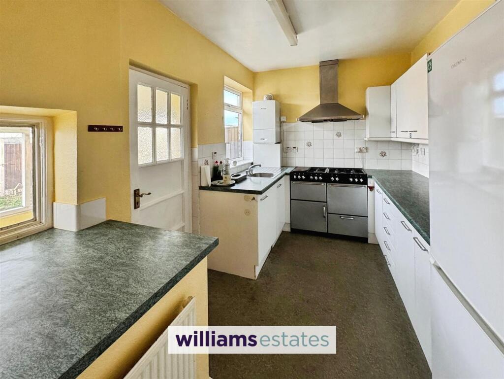 Ffordd Ffynnon, Prestatyn, LL19 photo 4