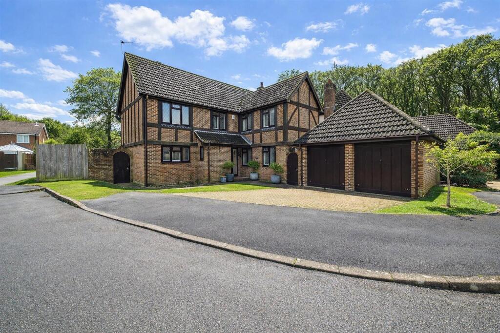Main image of property: Oakfield Way, Bexhill-On-Sea