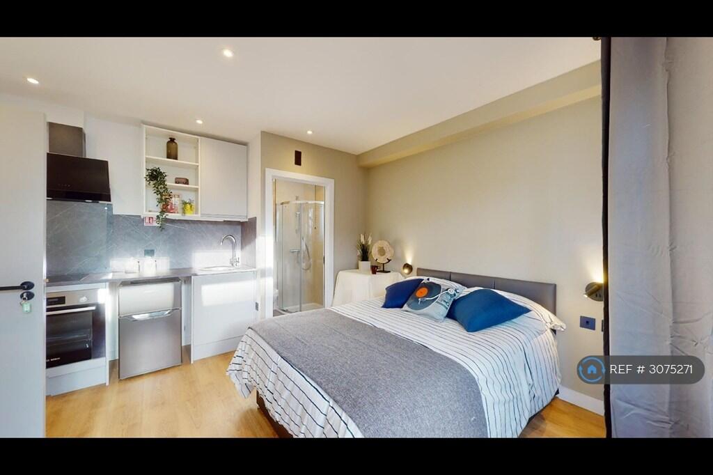 Main image of property: Court Way, London, W3