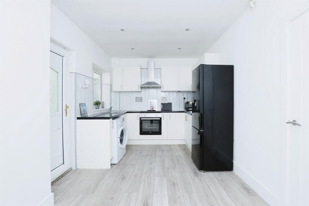 House in Doncaster - View 4