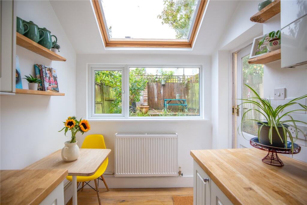 Main image of property: Oak Road, Bristol, BS7