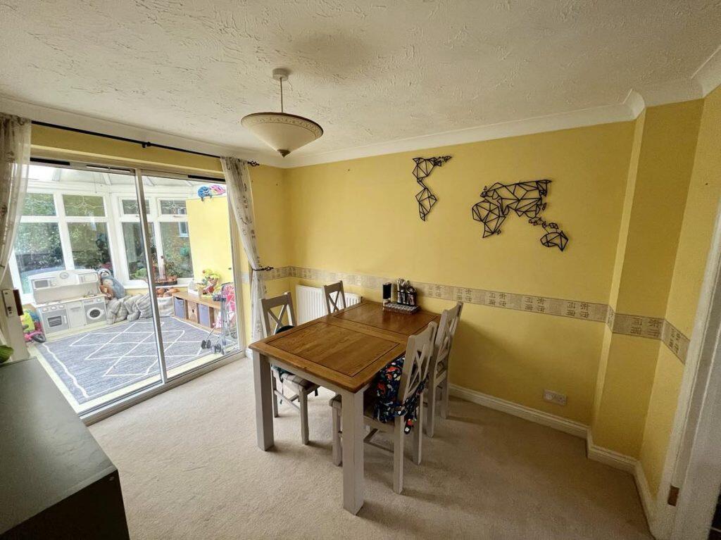 House in Thatcham, West Berkshire - View 2