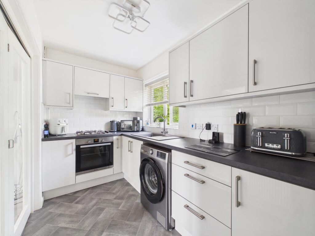 Westacre Crescent, Finchfield, Wolverhampton, West Midlands, WV3 photo 4