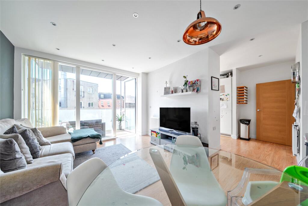 Apartment in Bromley - View 4