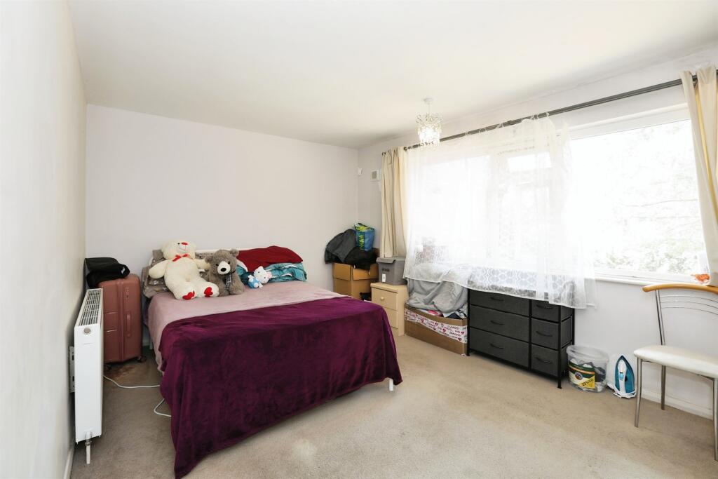 Apartment in Haywards Heath - View 5