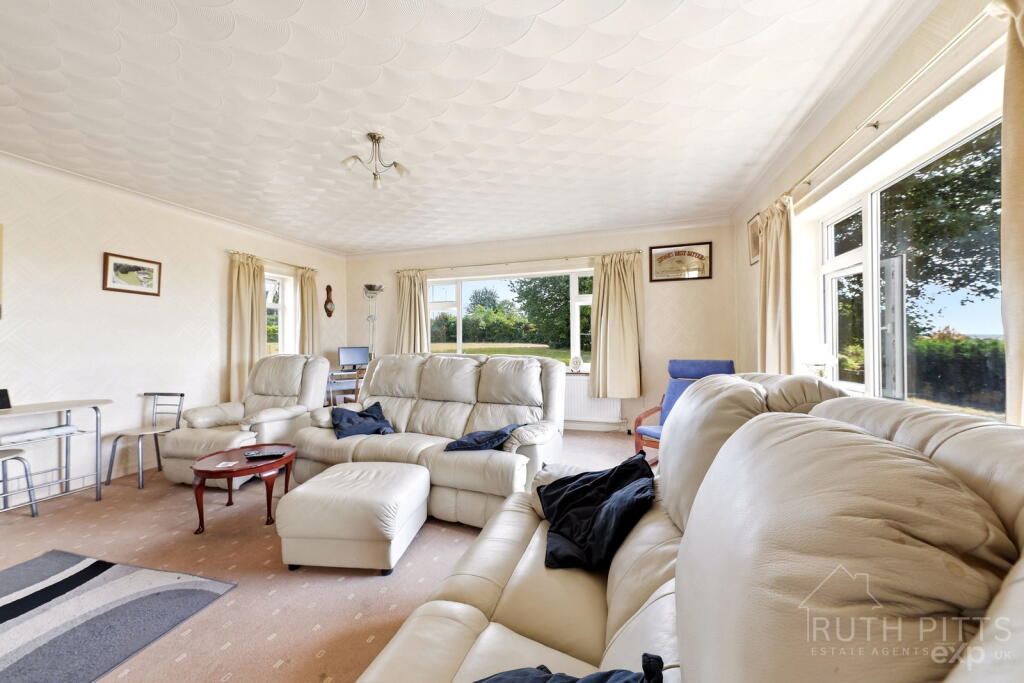 House in Wakefield - View 4