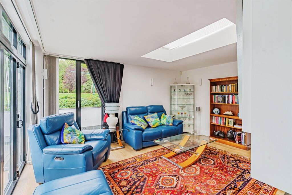 Salisbury Road, Seaford - More