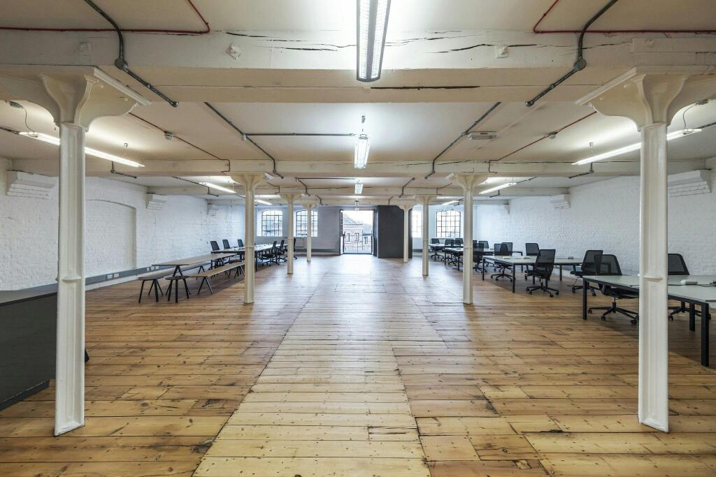 70-Wapping-Wall-London-Interior-Photo-21-LargeHighDefinition.jpg