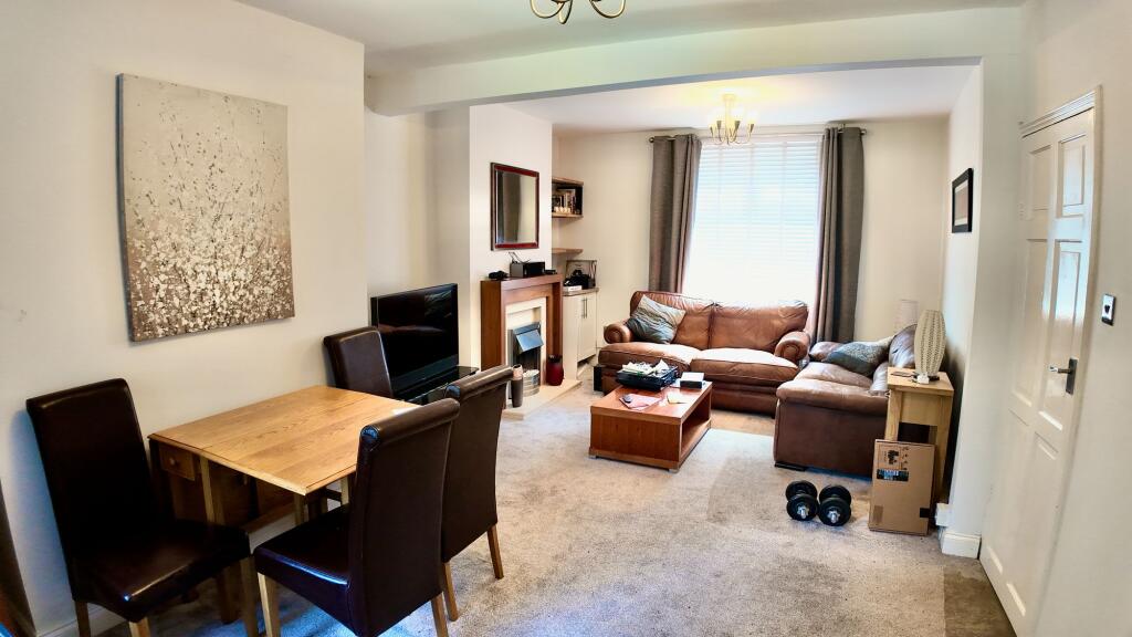 House in Crumlin, Croespen-maen - View 2