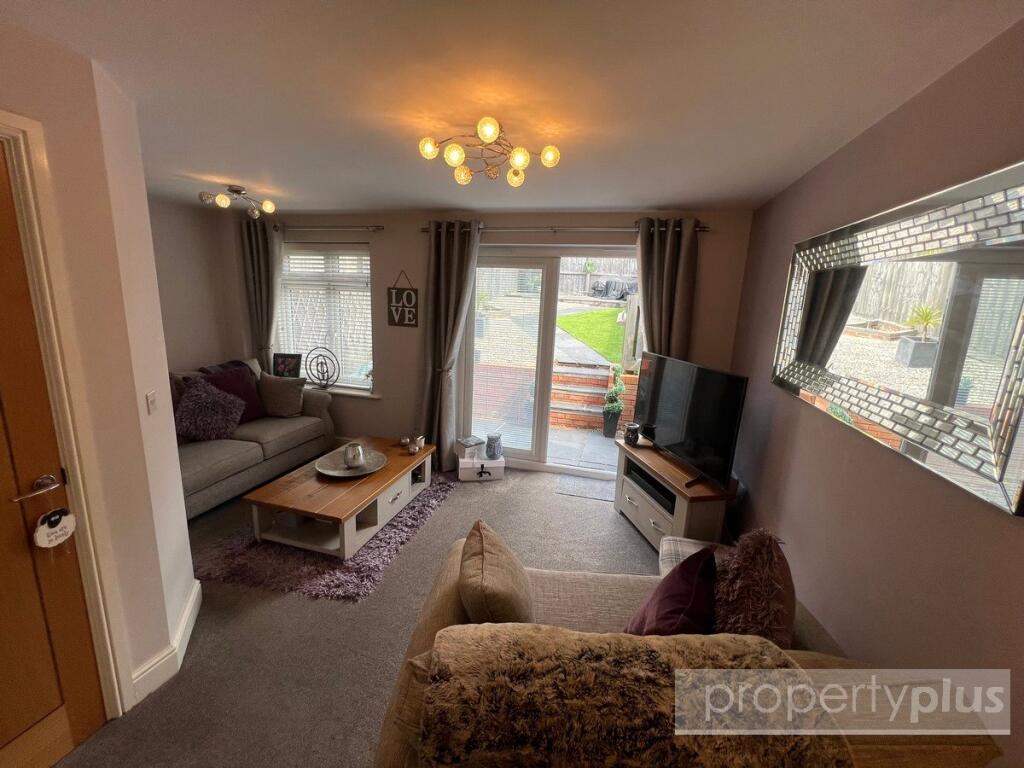 House in Cardiff, Tonyrefail - View 4