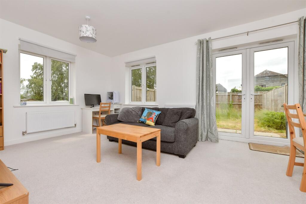 3-bed semi-detached on Saxon Way, Cliffsend, Ramsgate, Kent, £350,000