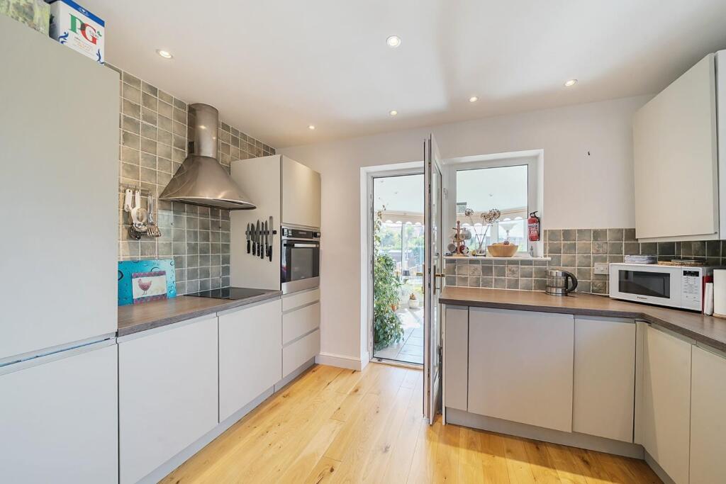 House in Tadcaster, North Yorkshire - More