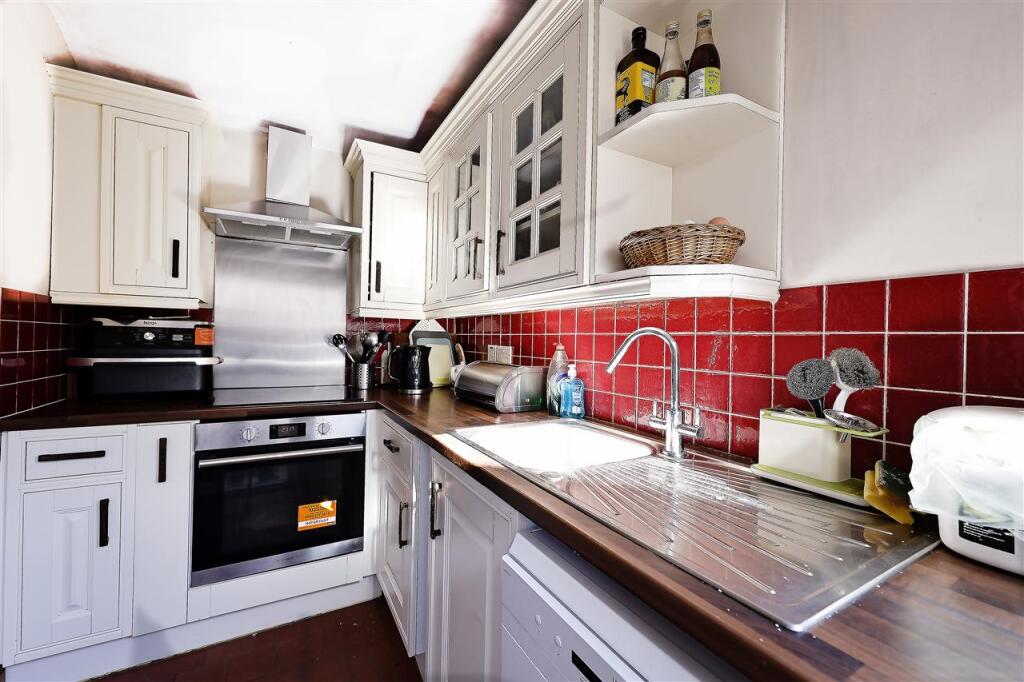 House in Croydon - More