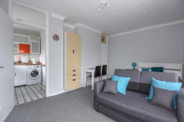 Apartment in Newbury, Speenhamland - View 4