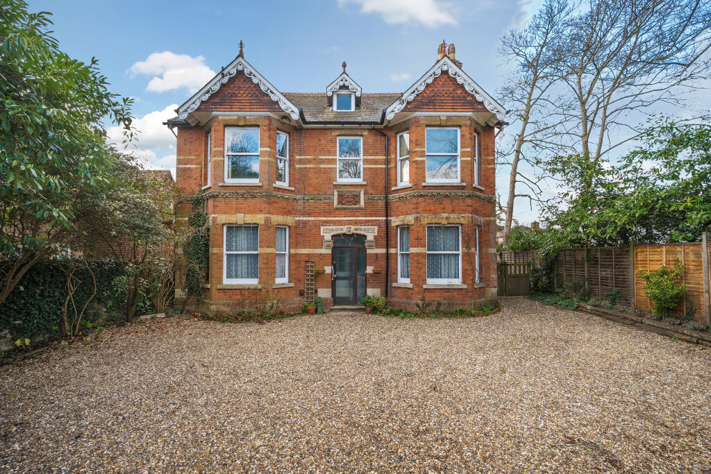 Main image of property: Gringer Hill, Maidenhead, SL6