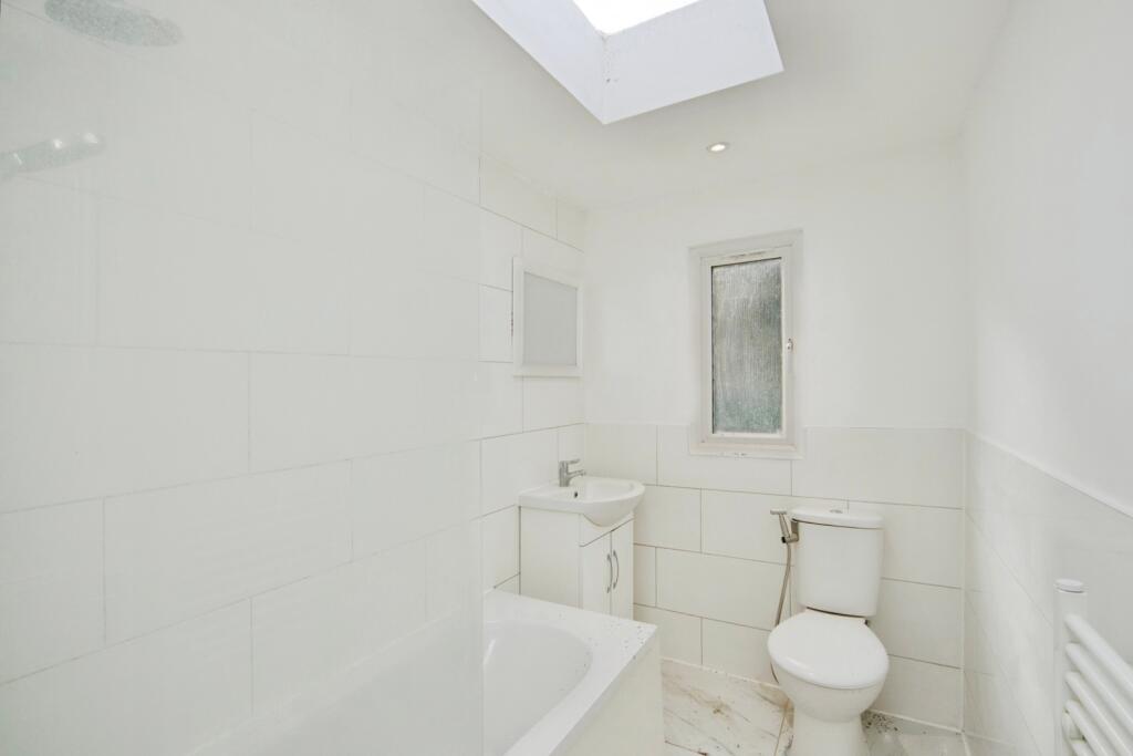 House in London - View 5
