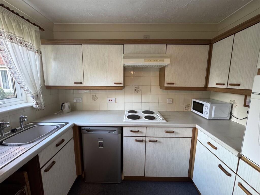 Madingley Court, Cambridge Road, Southport, Merseyside, PR9 photo 4