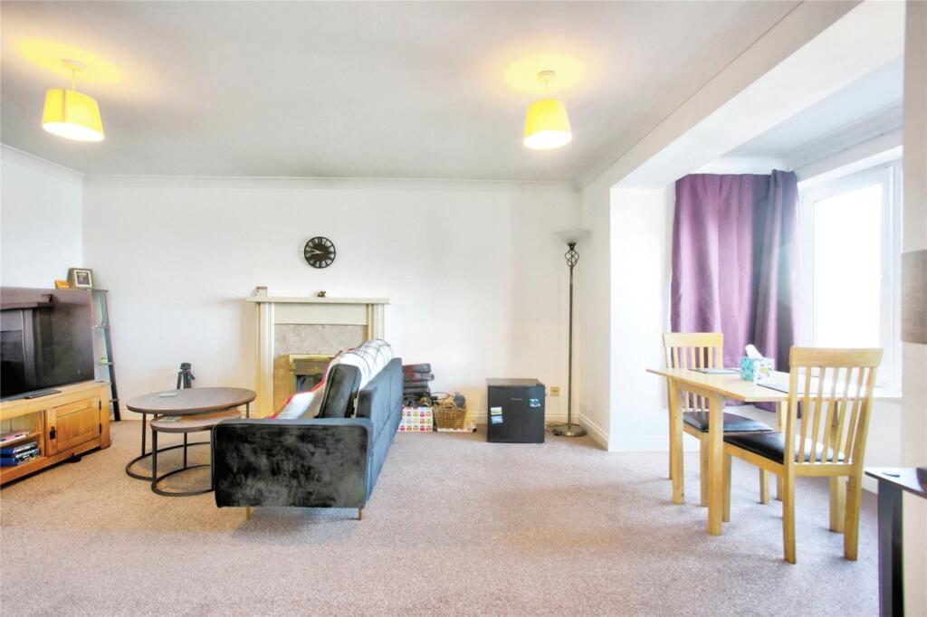 Apartment in North Tyneside, North East - View 5