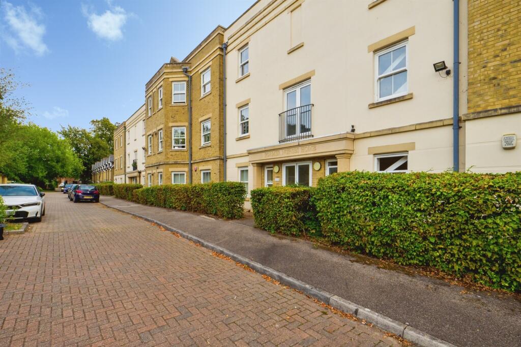 Apartment in Canterbury - View 5
