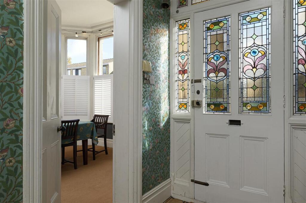 Barty House, Newton Road, Faversham photo 2