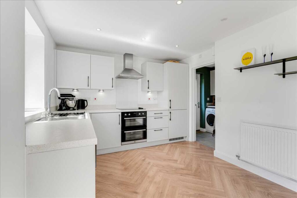 House in Milton Keynes, Brooklands, Broughton and Milton Keynes - More