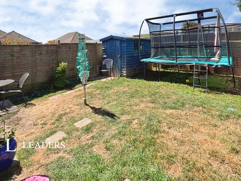 Garden Close, Lancing photo 4