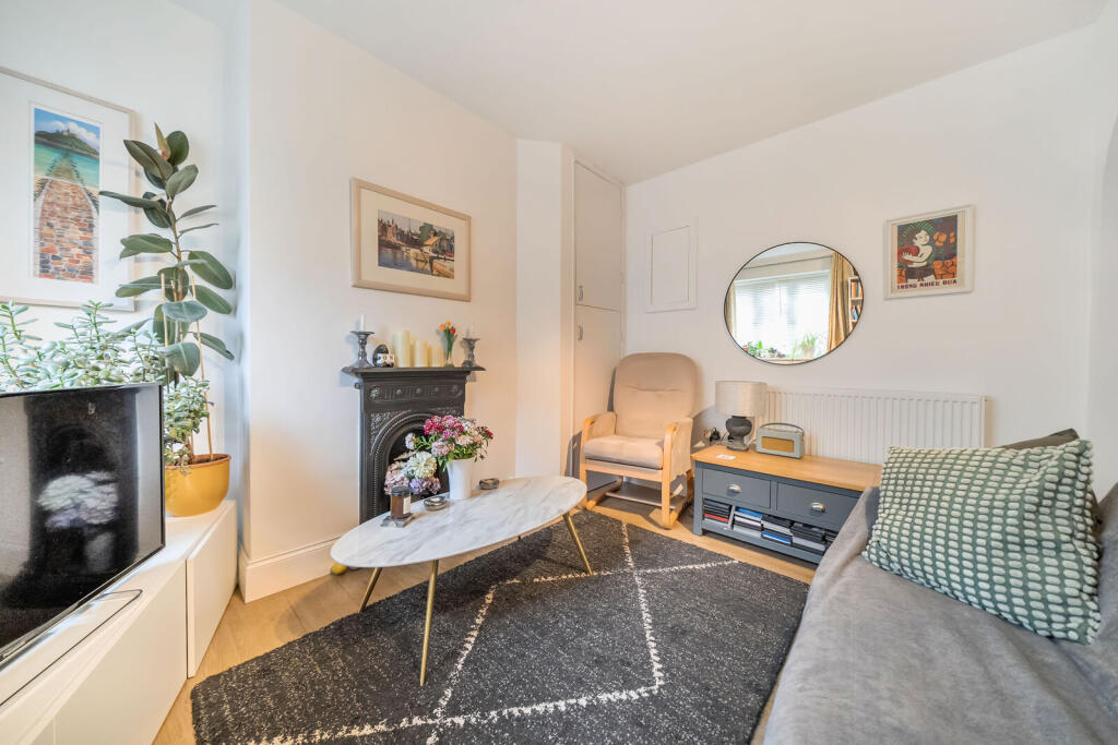 Main image of property: Queens Court, Battersea, London, SW11