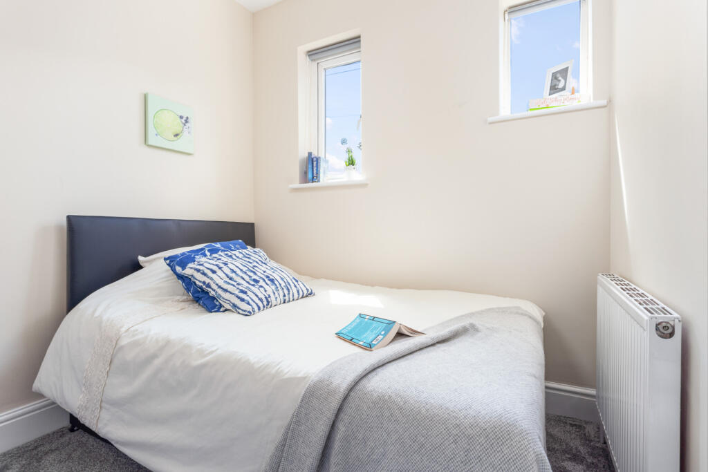 8 bedroom terraced house for rent