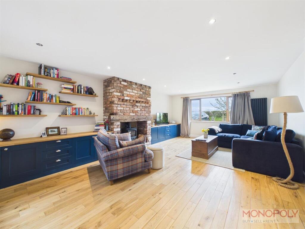Trevalyn, Rossett, LL12 photo 2