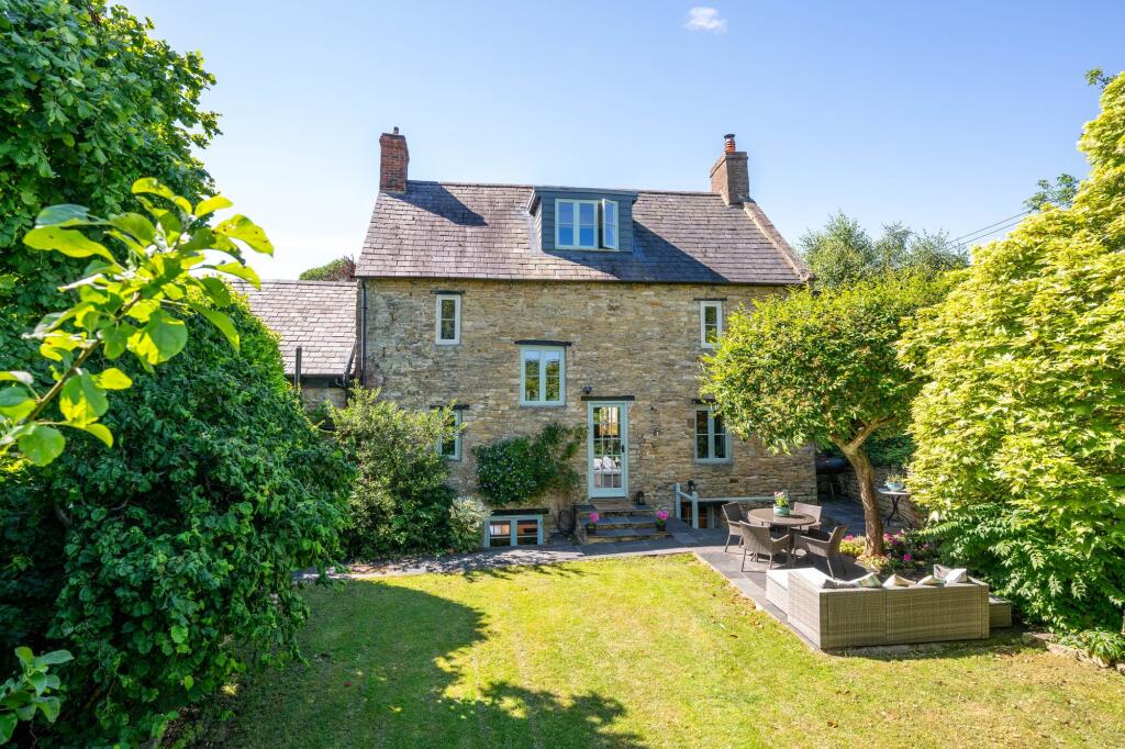 Queen Street, Farthinghoe, NN13 - View 2
