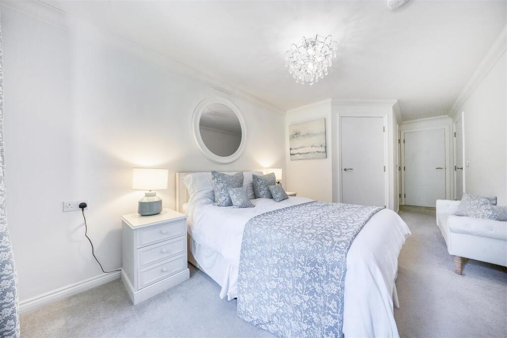 Charrington Lodge, Oxted, Surrey photo 3