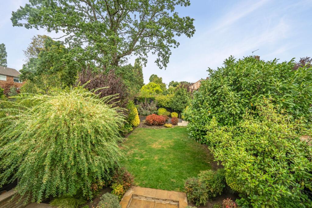 House in Enfield - View 4