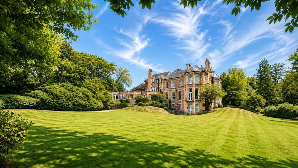 Apartment in Trafford, Bowdon - View 4
