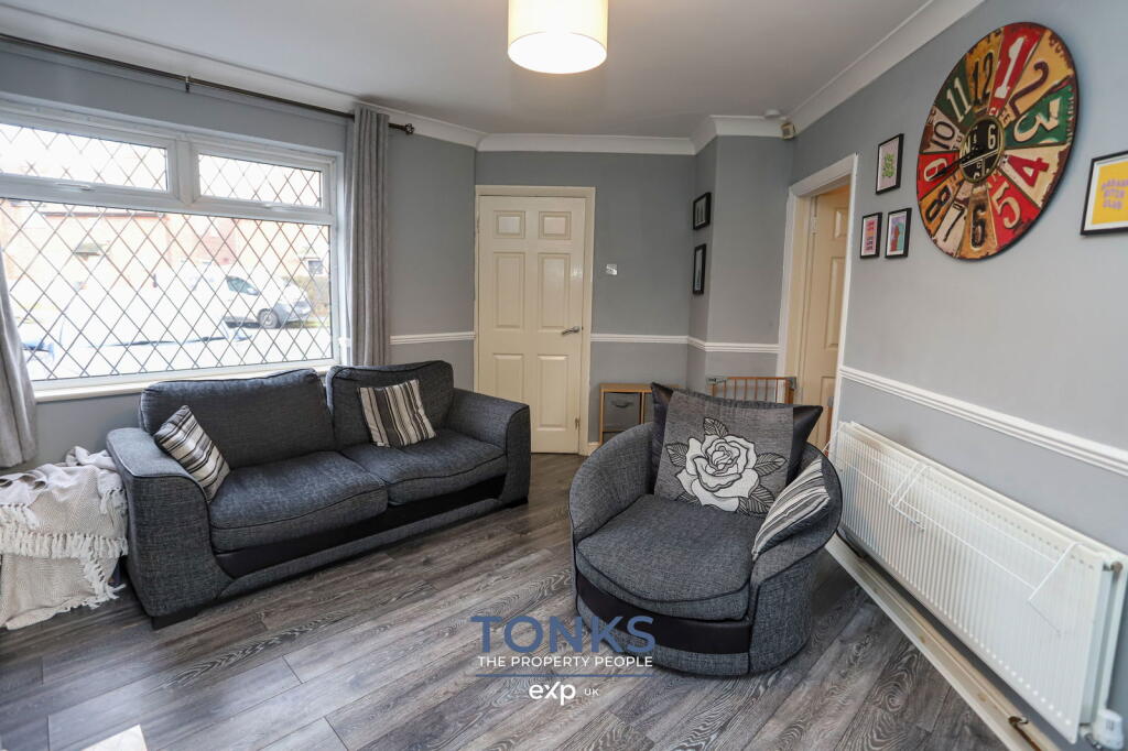 Thorns Avenue, Brierley Hill, DY5 2XE photo 3