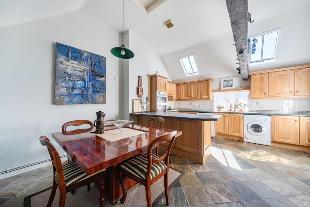 Red Hill, Wateringbury, Maidstone - More