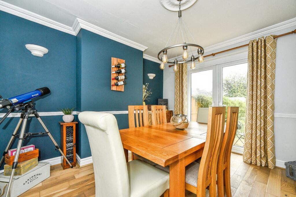 Dorchester Road - Lawn, Swindon, SN3 - View 5