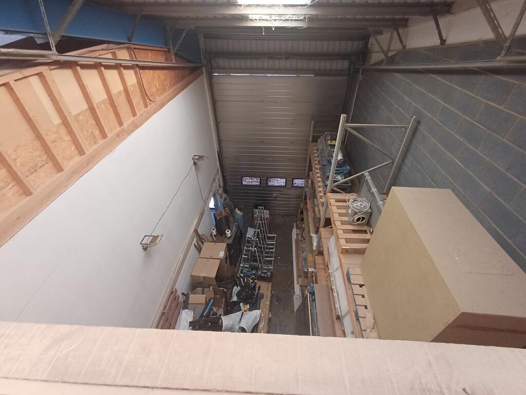 Photo 11