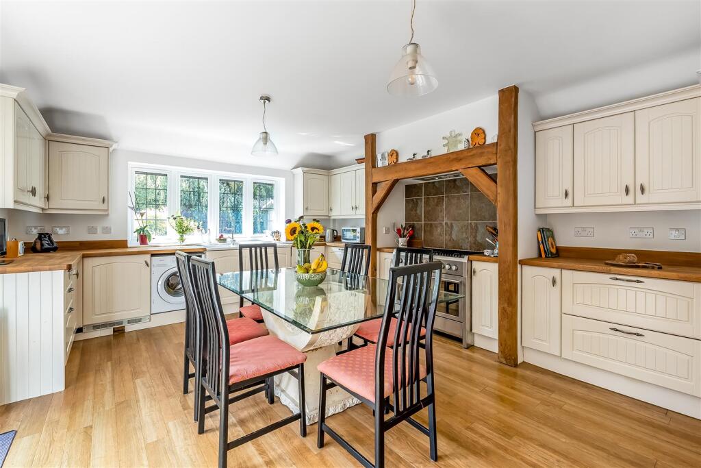 House in Kingston upon Thames - View 4