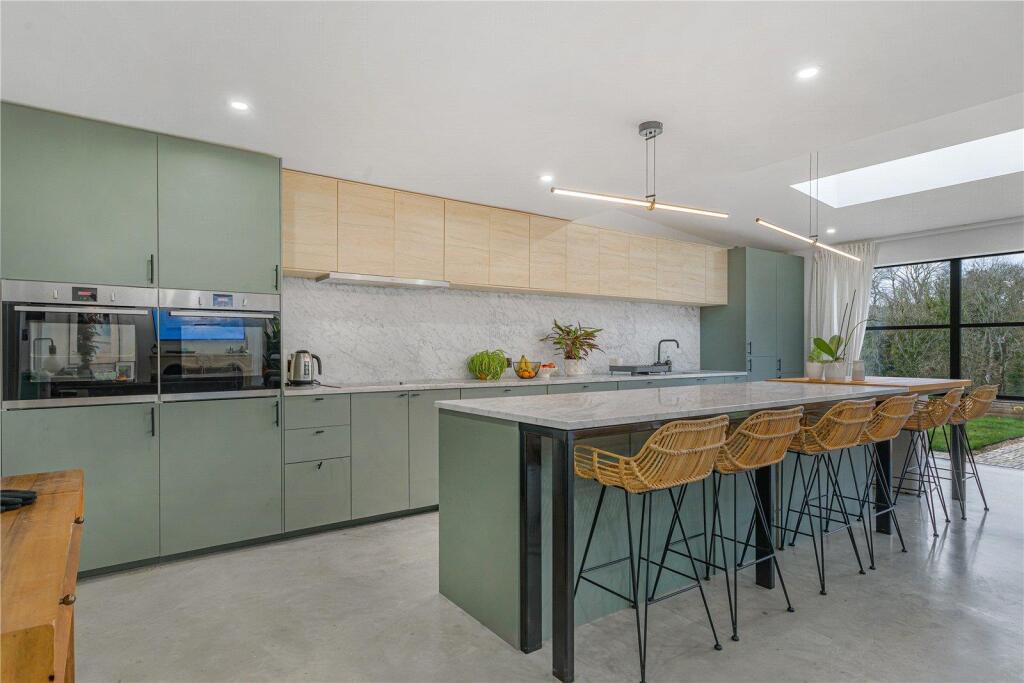 Main image of property: Maesmaur Road, Tatsfield