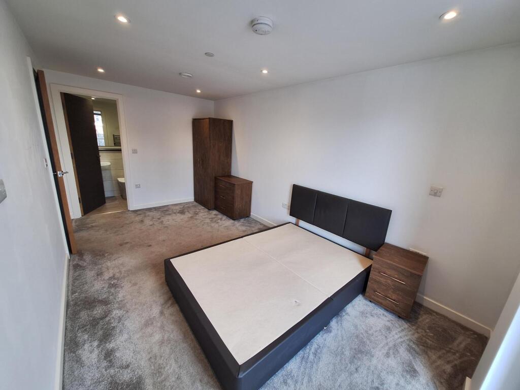Apartment in Manchester - View 4