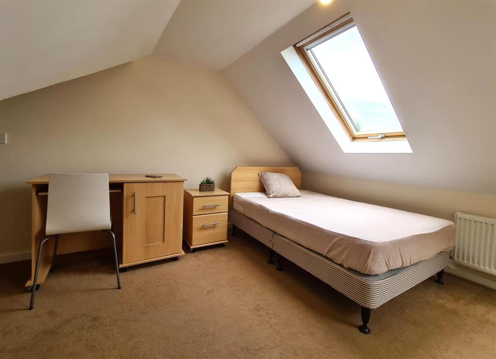 Main image of property: Rooms available at 48 Elizabeth Way, Cambridge