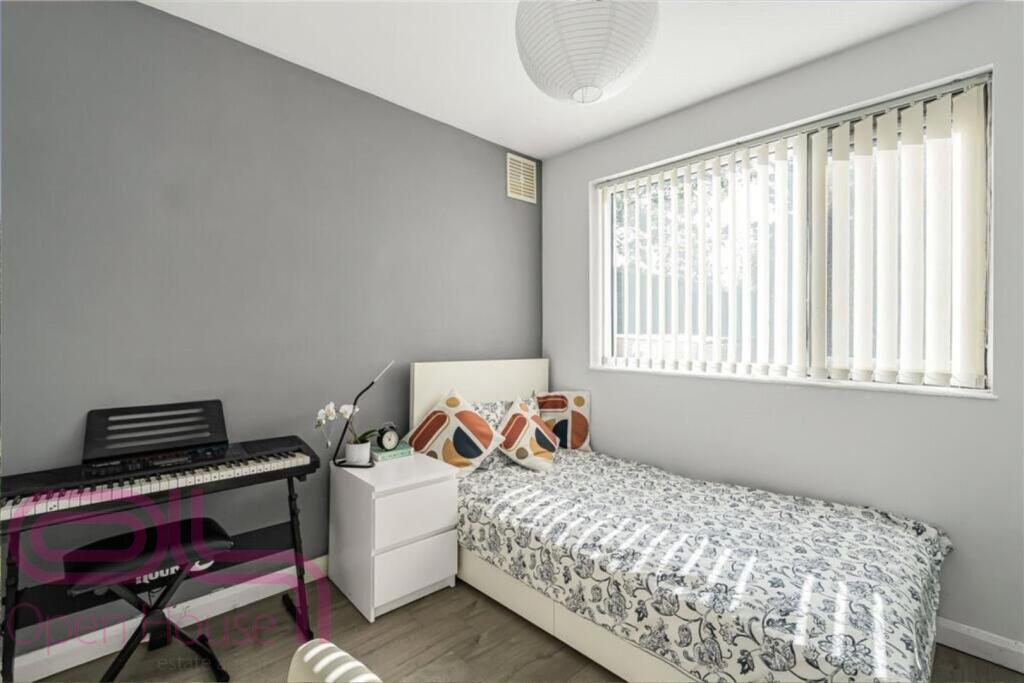 Apartment in London - View 5