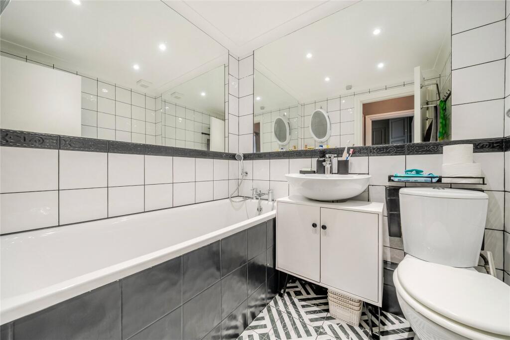 Apartment in London - More