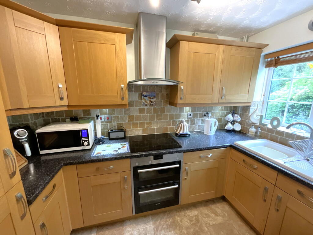 House in Dudley, Windmill End - View 5