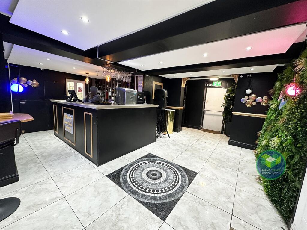Main image of property: Restaurant/Bar in Oldham, Manchester