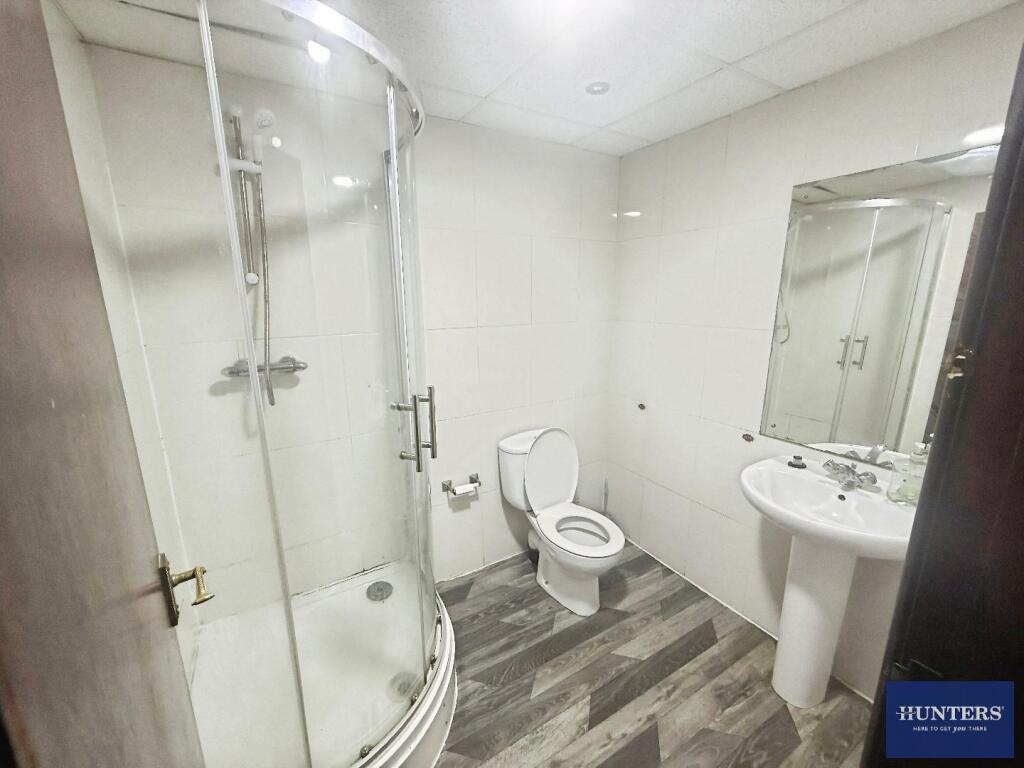 Apartment in Calderdale, West Yorkshire - View 5