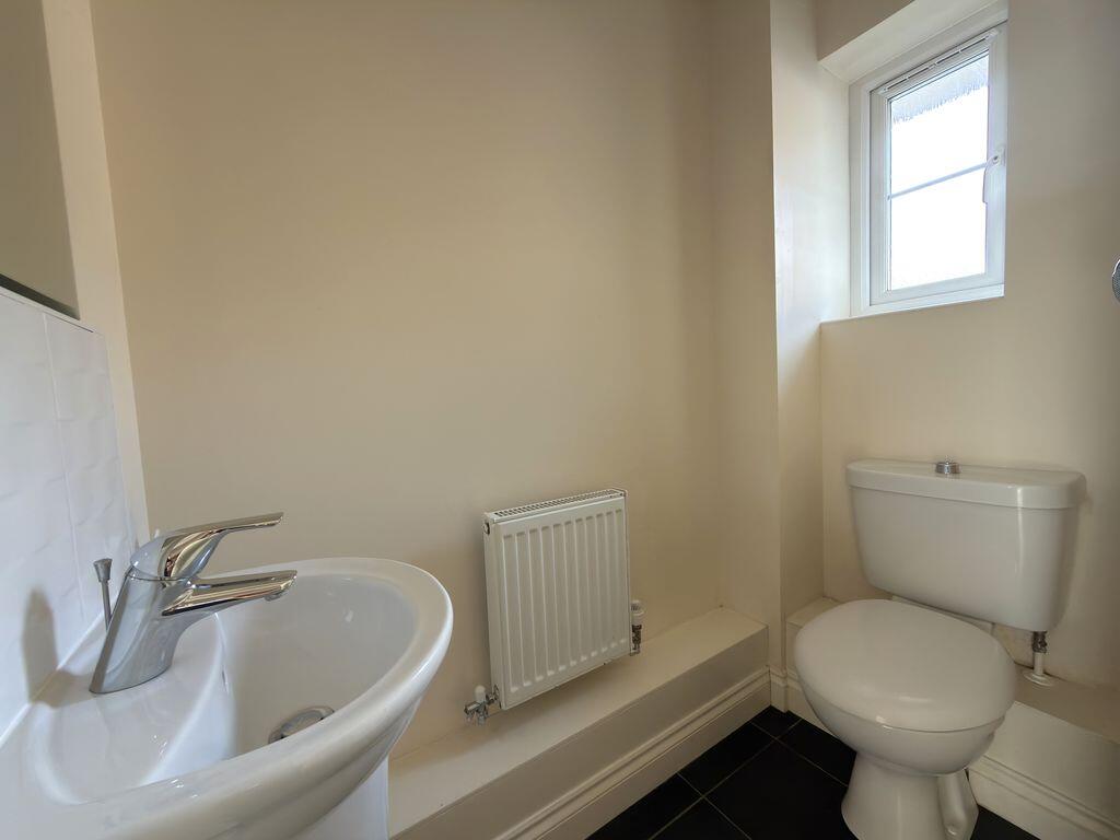 House in Gloucester - View 5