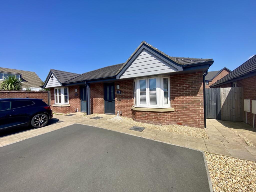 2-bed house on Coed Cae Bach, Cwmrhydyceirw, Swansea., £220,000
