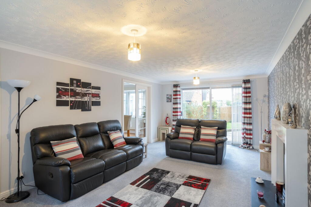 House in Rushcliffe, East Leake - More